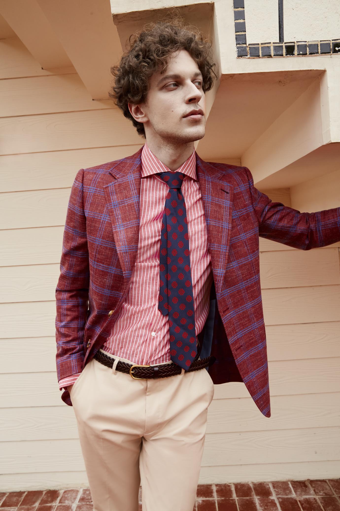 Burgundy Plaid Blazer: A Statement in Sartorial Elegance